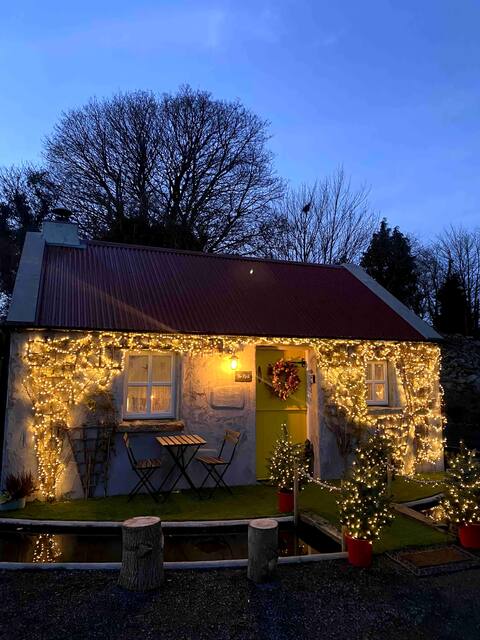 The Nest Getaways
A Luxury Cottage
