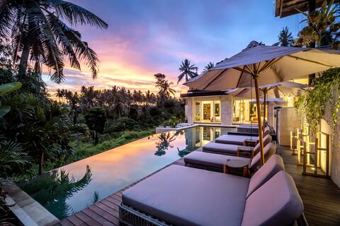 White Lotus 5BR with Pool and Lush Nature in Ubud
