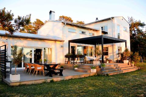 Modern villa with sea view