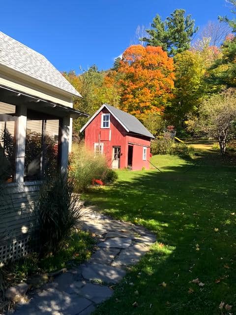 Large New England Home w/ Gorgeous Mountain Views