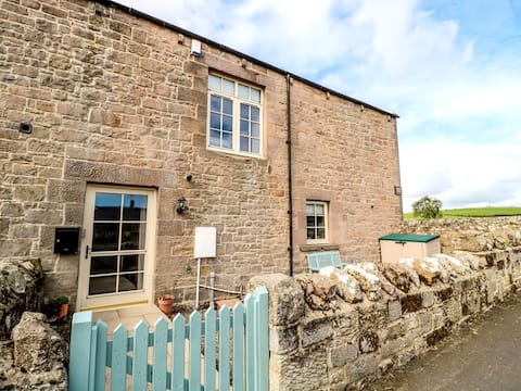 Watermill Cottage - unique cosy barn.