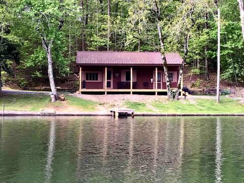 SMITH LAKEFRONT CABIN PETS WELCOME(small fee)