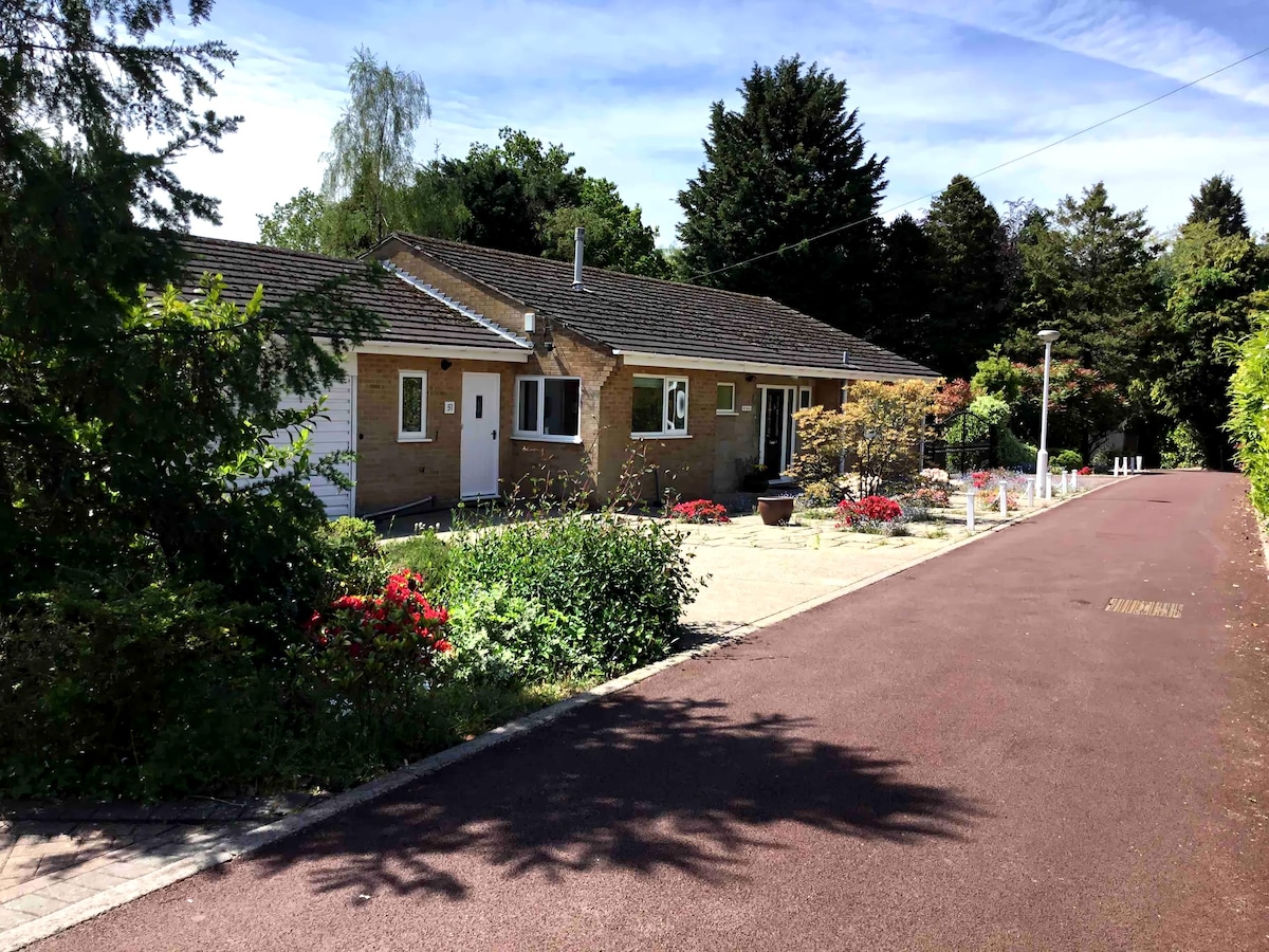 Top Airbnb: The Laurels - a peaceful spot in village location in Nottinghamshire