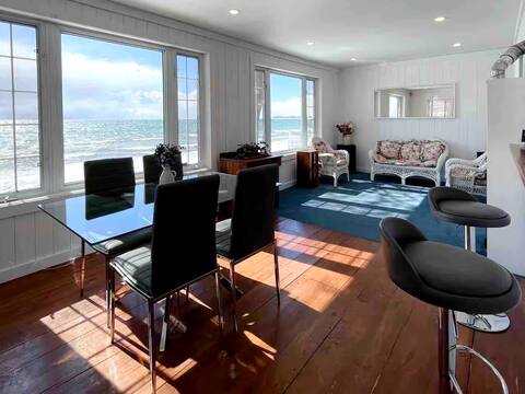 Niagara Dreamhouse on the Lake|Private Sandy Beach