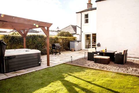 Stunning Scottish Hot Tub Getaway