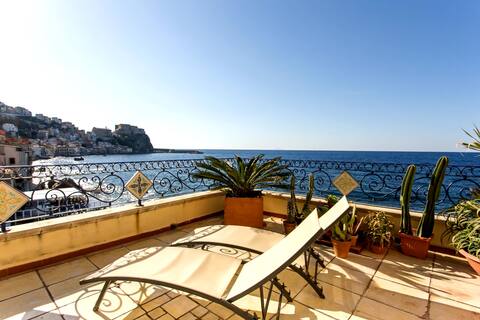 Prestigious apartment on the sea in Scilla