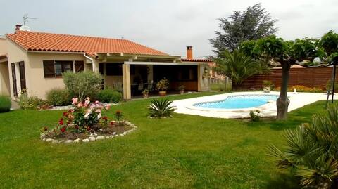 Entire House La Sardane