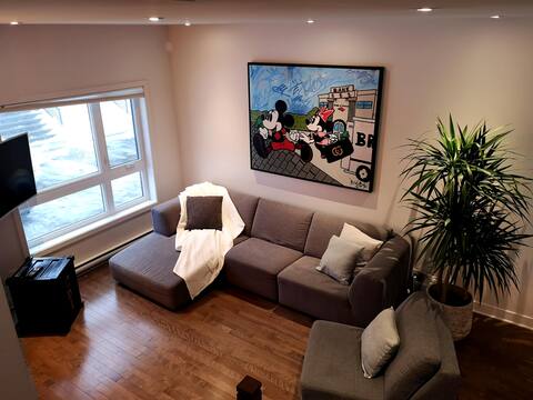 4beds modern home 15 min from Montreal