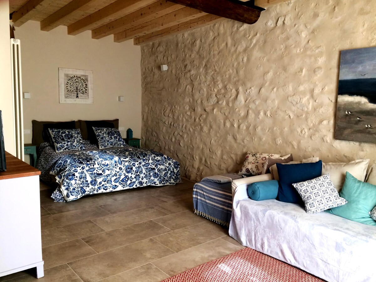 Annonce Airbnb populaire: Cozy nest in medieval castle (it017129C23PB4IKDV) à Padenghe Sul Garda