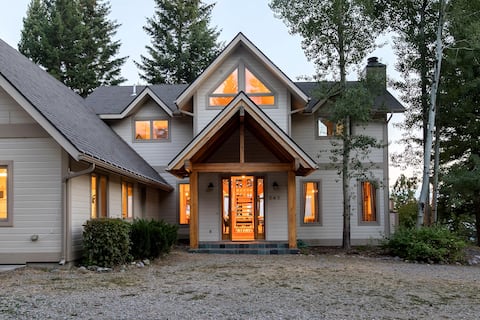High Rock Mountain House-VIEWS & 20 private acres