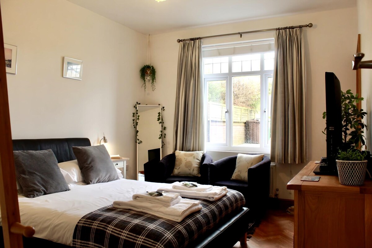 Top Airbnb: The Skyline Studio in Falmer