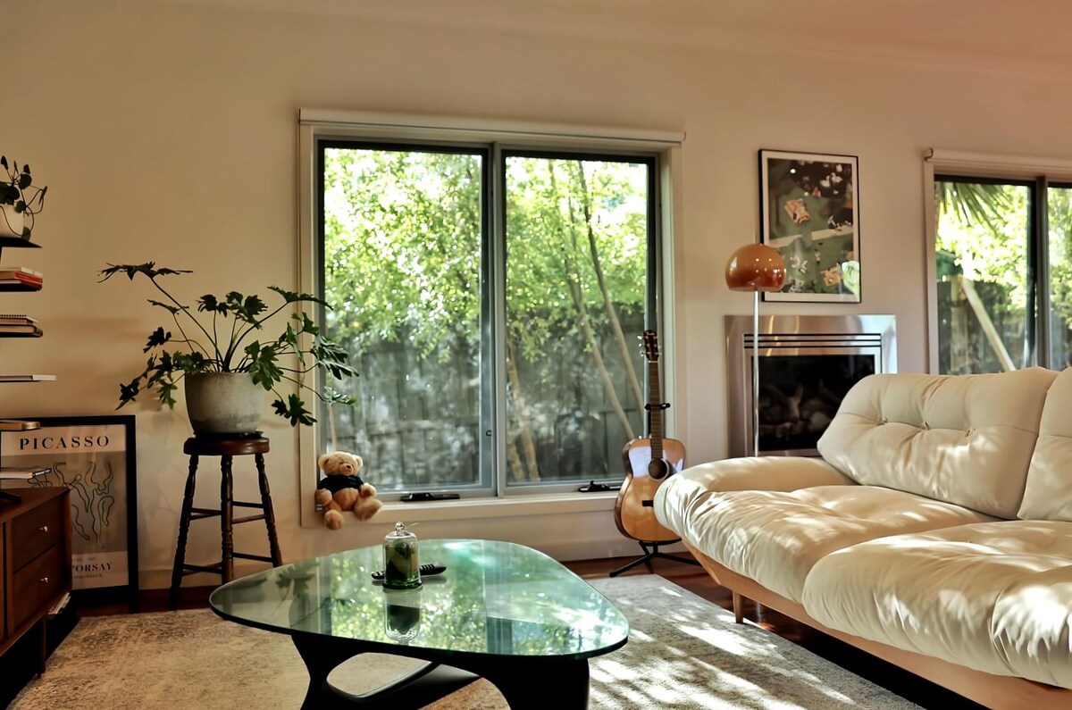 Top Airbnb: Bright & Comfy - Your sweet holiday home in Melbourne