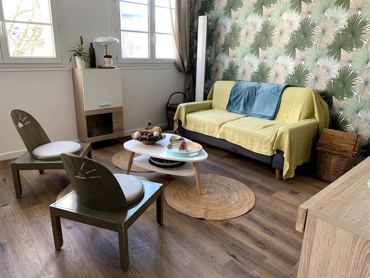 Top performing Airbnb: Créteil University Apartments in Créteil