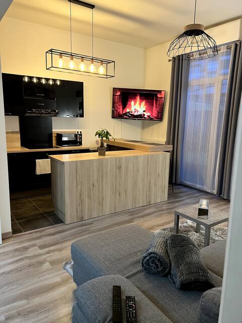 Cozy apartment with terrace (200m from train station)