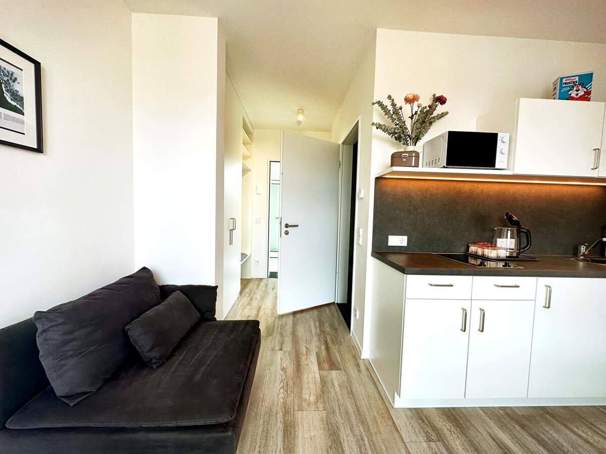 Successful Airbnb property: Entire waterfront apartment Überseestadt in Walle