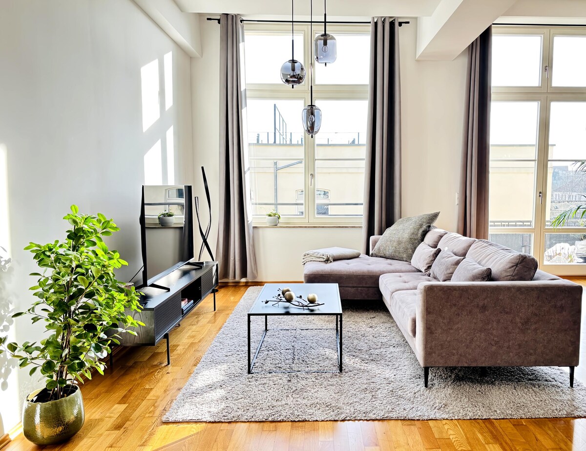 Top Airbnb: Exclusive apartment near the city center/stadium/arena in Altlindenau