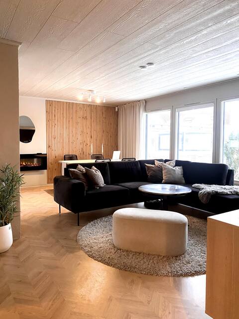 Rural single-family home with jacuzzi and gym