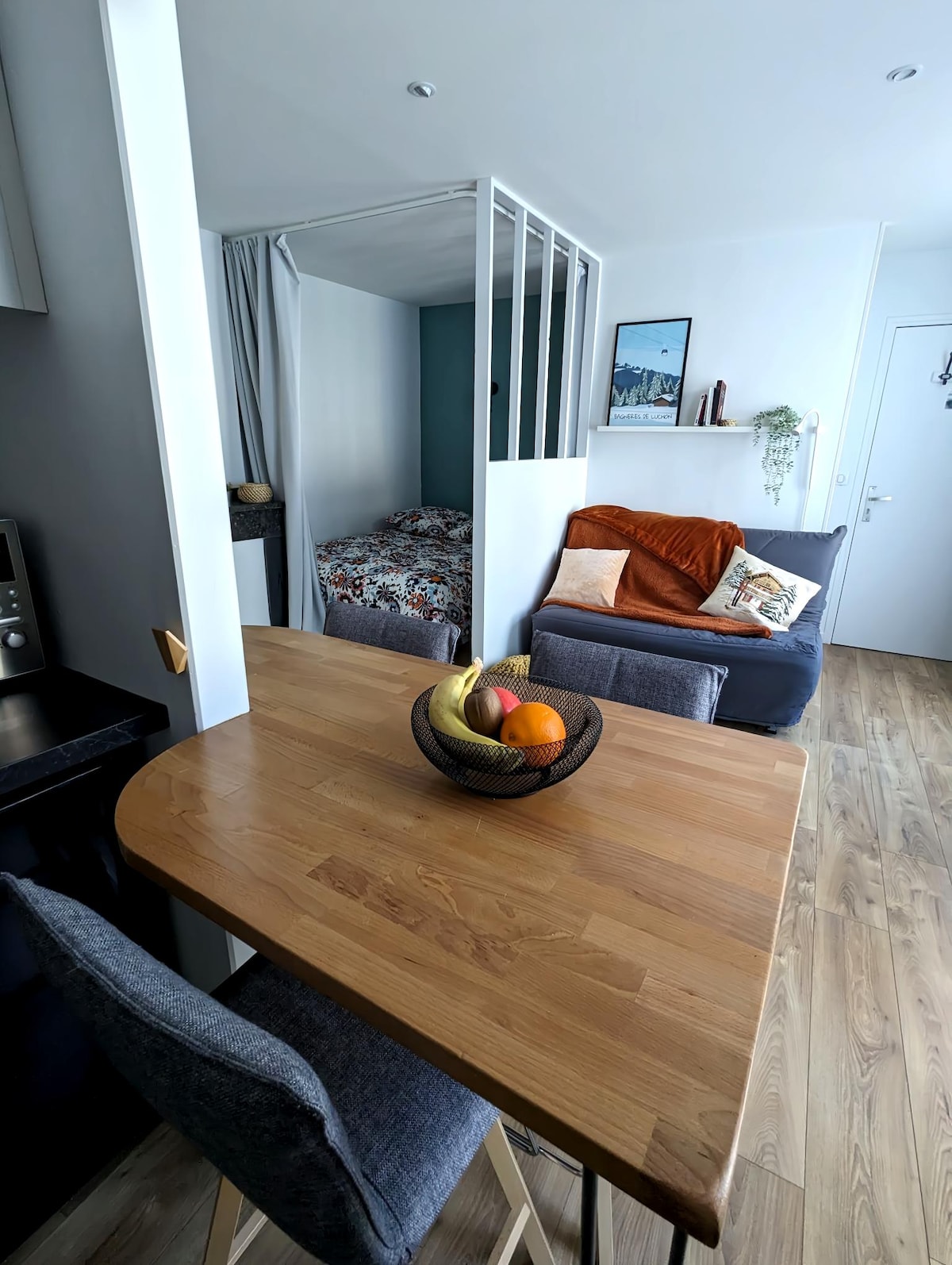 Successful Airbnb property: Studio hypercentre with parking in Bagnères De Luchon