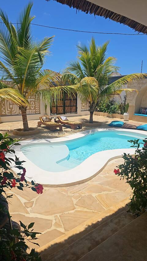 3 bedroom villa private pool