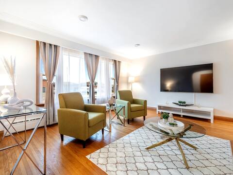 Home Comfort Stay! Central Location *Free Parking*