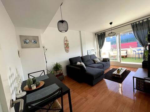 Bright and comfortable penthouse, close to metro