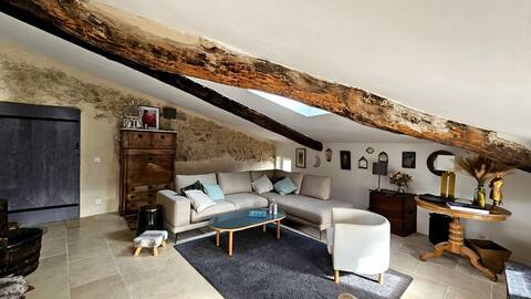 New: Apt charm 120 m2 - Historic Center