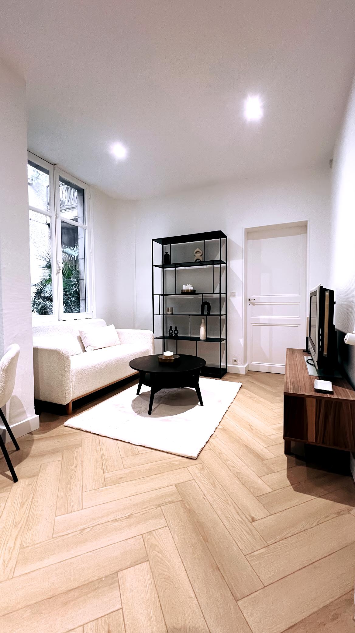 Successful Airbnb property: The King's Court in Nantes