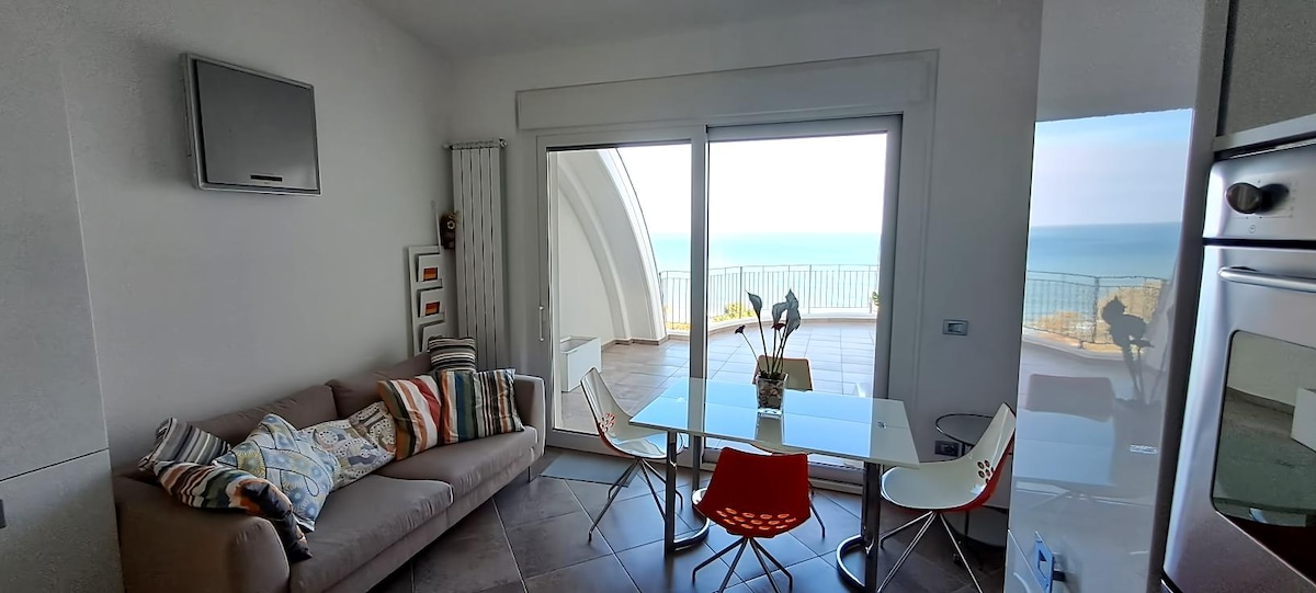 Leistungsstarkes Airbnb: The terrace of wonders in Vasto