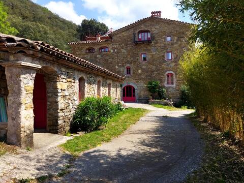 Gîte “le Mazet” swimming pool 
Mas la Fontanelle