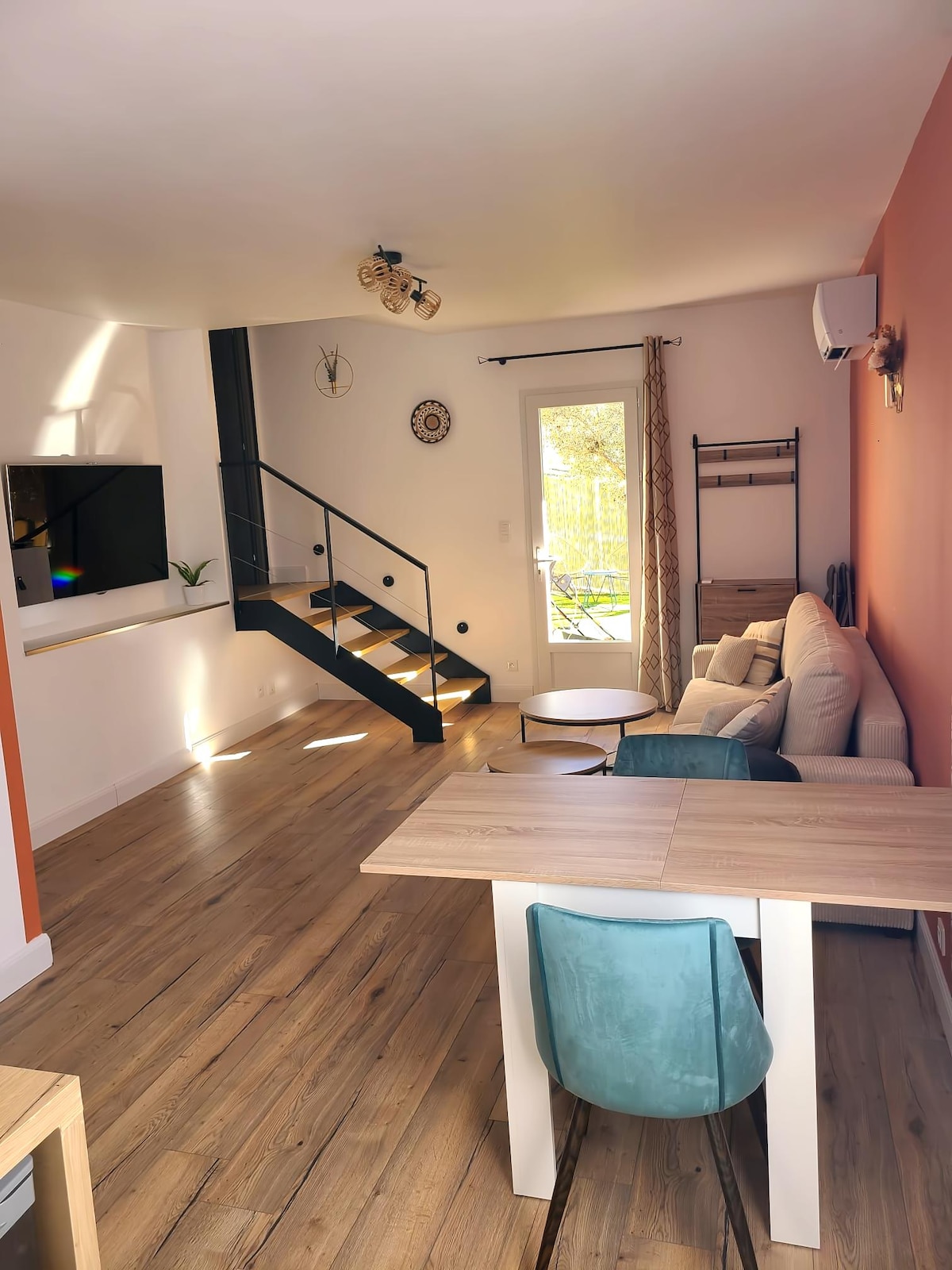 Airbnb performant: Ground floor apartment with terrace à Digne Les Bains