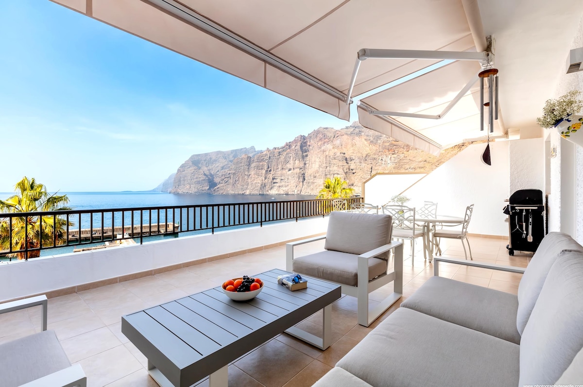 Top performing Airbnb: Coastal Heaven in Santiago Del Teide