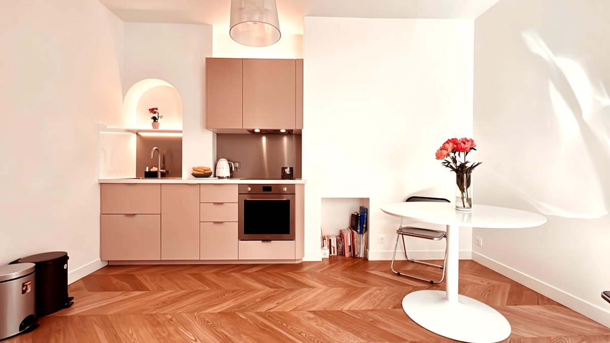 Successful Airbnb property: Quiet and modern in the heart of the Marais in Paris 3e Arrondissement