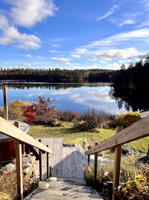 Close to nature, cozy cottage situated by the lake