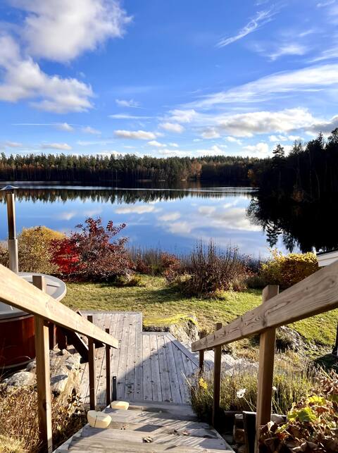 Close to nature, cozy cottage situated by the lake