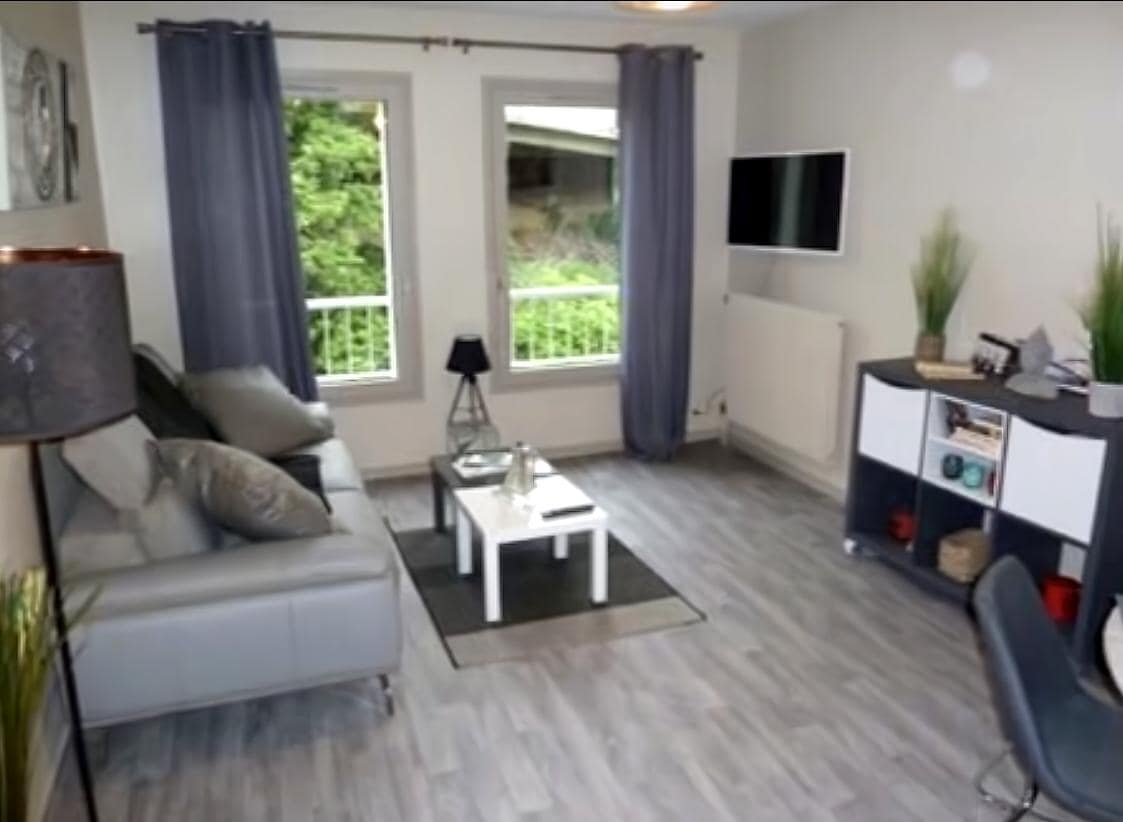 Annonce Airbnb populaire: Apartment in residence with free parking à Le Puy En Velay