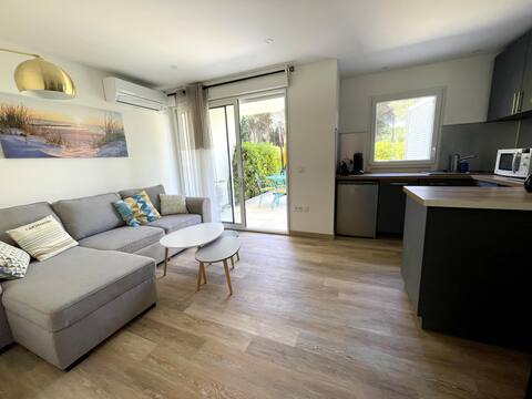 Top performing Airbnb: 4-person apartment with terrace in La Grande Motte