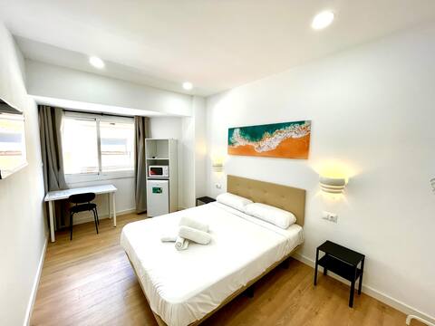 S2 - Spacious and Minimalist King Room