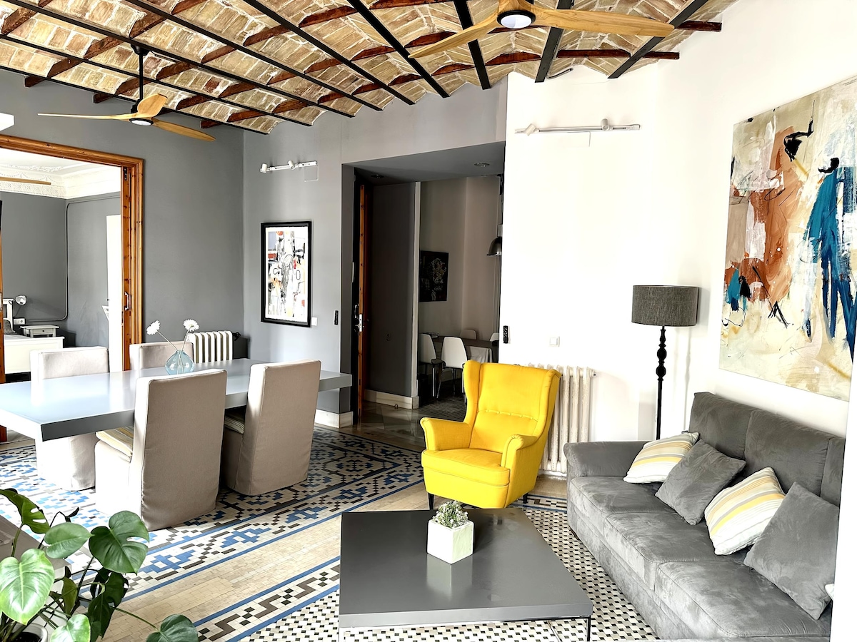 Successful Airbnb property: Luxurious apartment in the city center in L'eixample