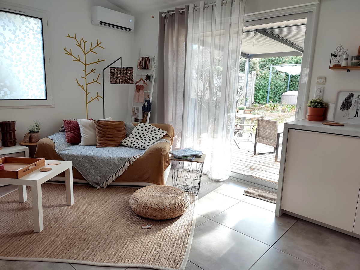 Annuncio Airbnb popolare: The Patio – Garden, Jacuzzi & Pool in Provence a Saint Paul Trois Châteaux