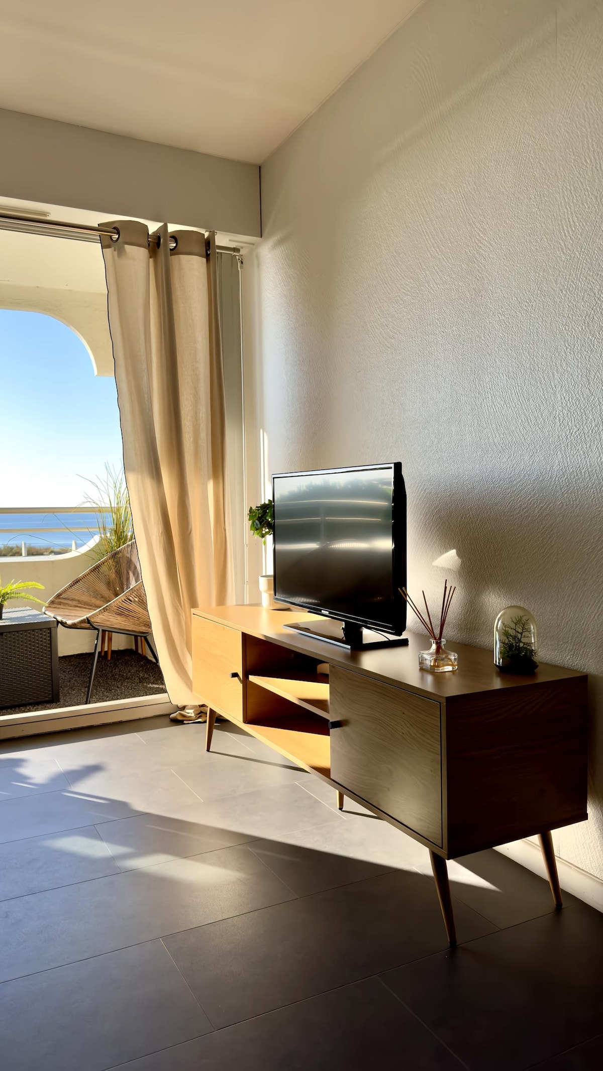 Top performing Airbnb: Sea view studio, a short walk to Couchant Beach in La Grande Motte