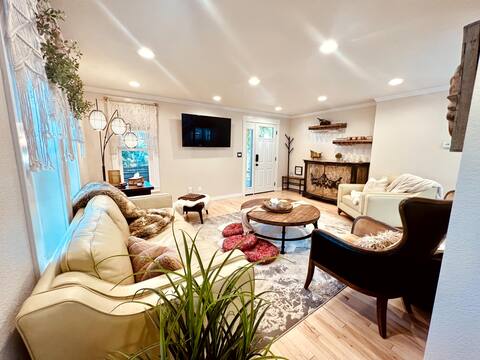 ⭐️Historic Main St Home:  Just Minutes to Boulder