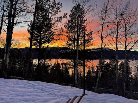 Lake View cabin 45mi from Jackson Hole on 7 Acres