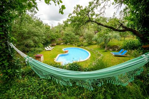 Rural Paradise w private pool,  jacuzzi & sauna!