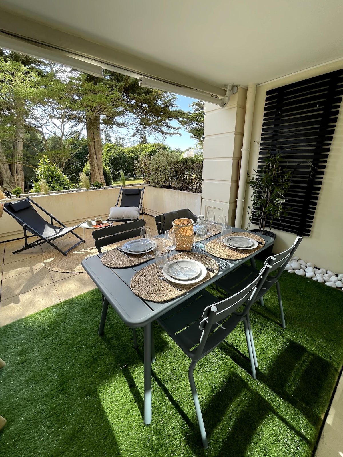 Successful Airbnb property: Le Minesa, cozy studio in a wooded park. in La Baule Escoublac