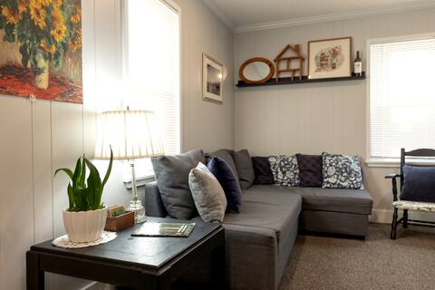 Cozy home 6 min from Detroit Metro Airport