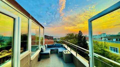 Central Safe Penthouse with Panoramic Sea View