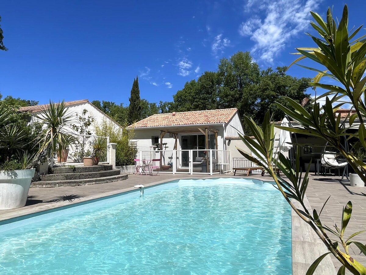 Top Airbnb: 45 m² vacation home with private pool in Saint Maximin La Sainte Baume