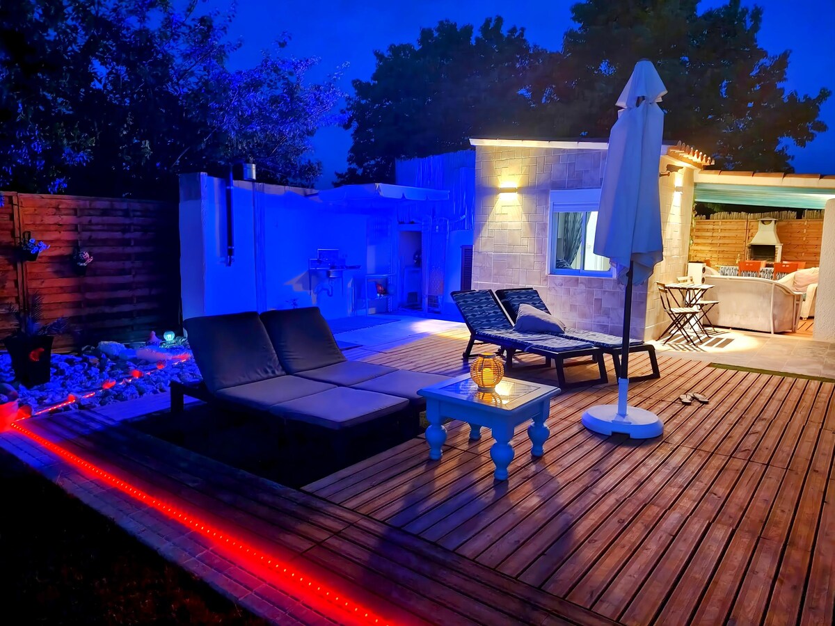 Top performing Airbnb: Balinese Bed Pool and Mas. Live Your Own Resort in Petra