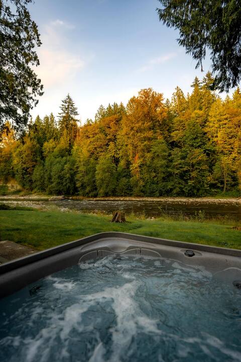Rapid River Oasis w/ Hot Tub