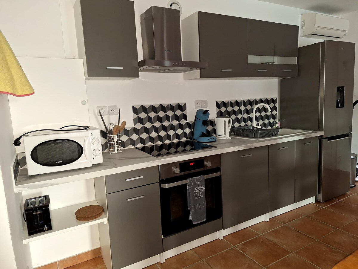 Beliebte Airbnb-Anzeige: Lower level of villa with pool in Borgo